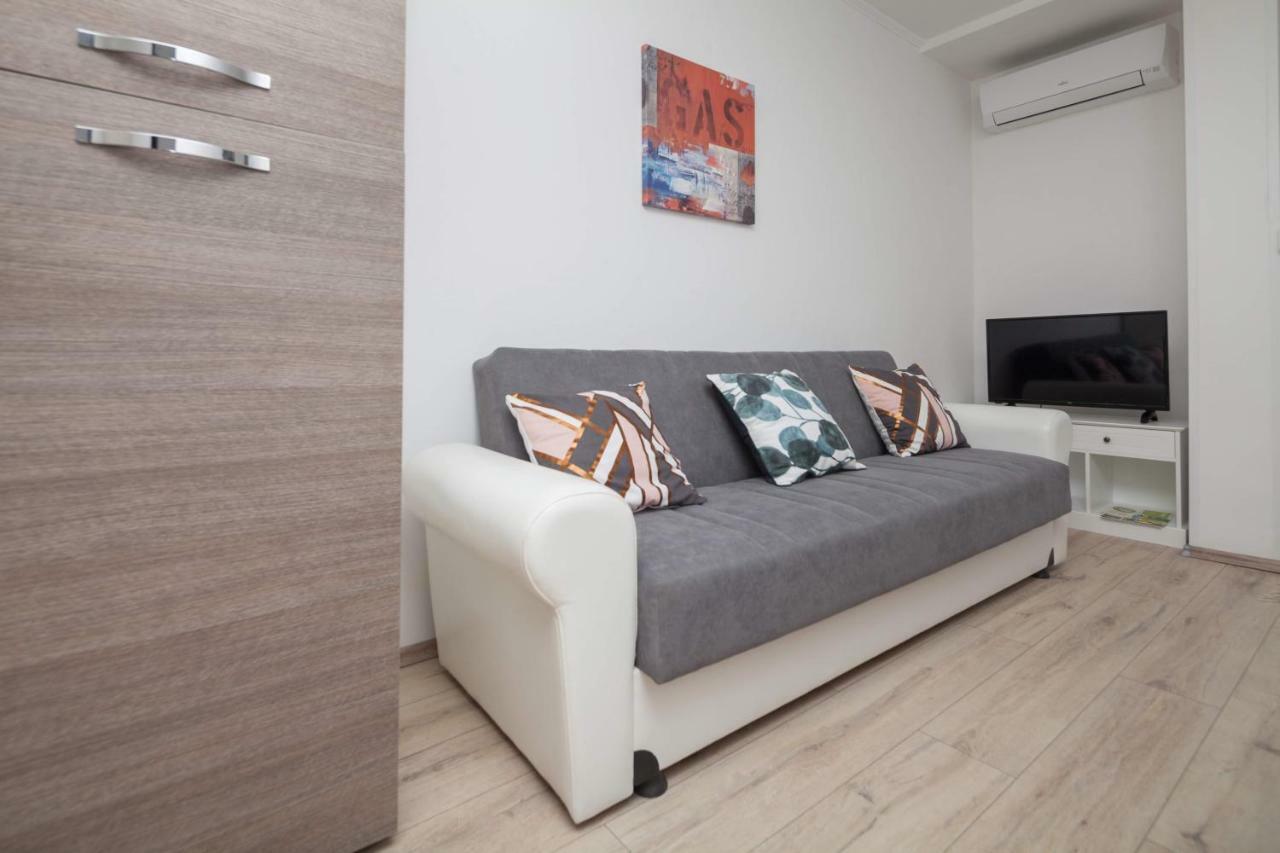 Apartman Ester Pula Exterior photo